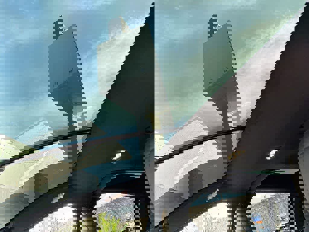 Used 2022 Tesla Model X Plaid image 11