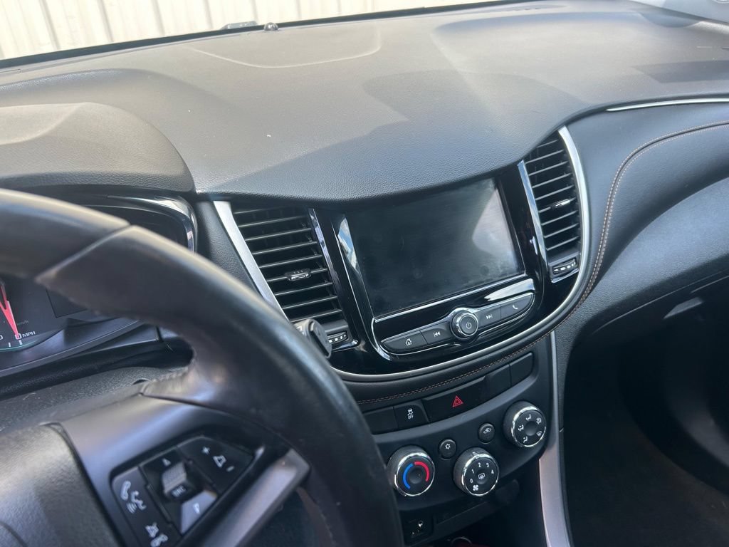 Used 2019 Chevrolet Trax LT w/ LT Convenience Package AWD/4WD image 16