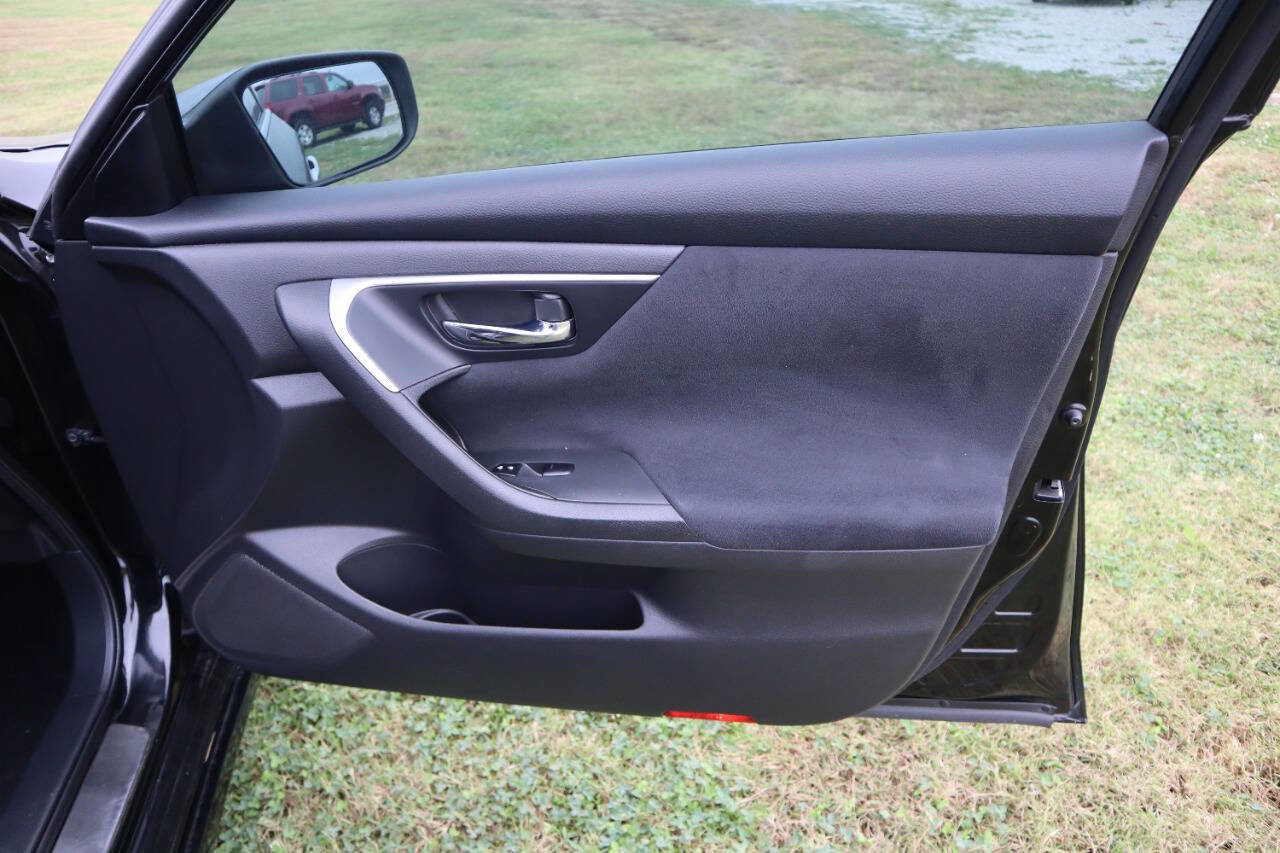 Used 2015 Nissan Altima 2.5 SV image 25