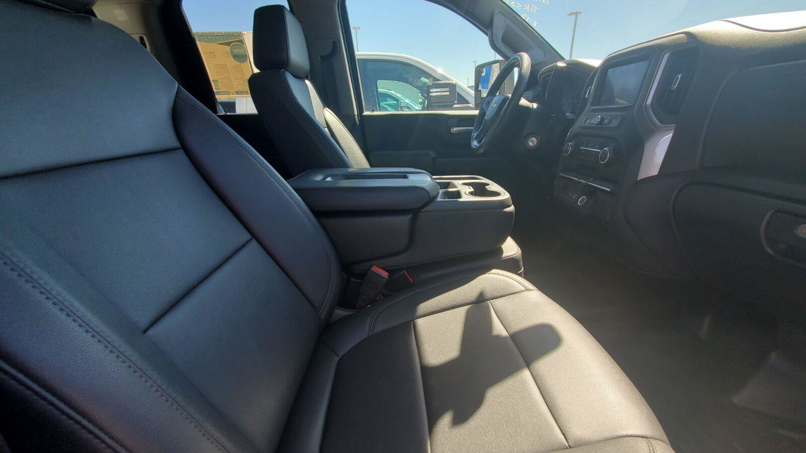 Used 2021 Chevrolet Silverado 2500 W/T w/ WT Convenience Package AWD/4WD image 4