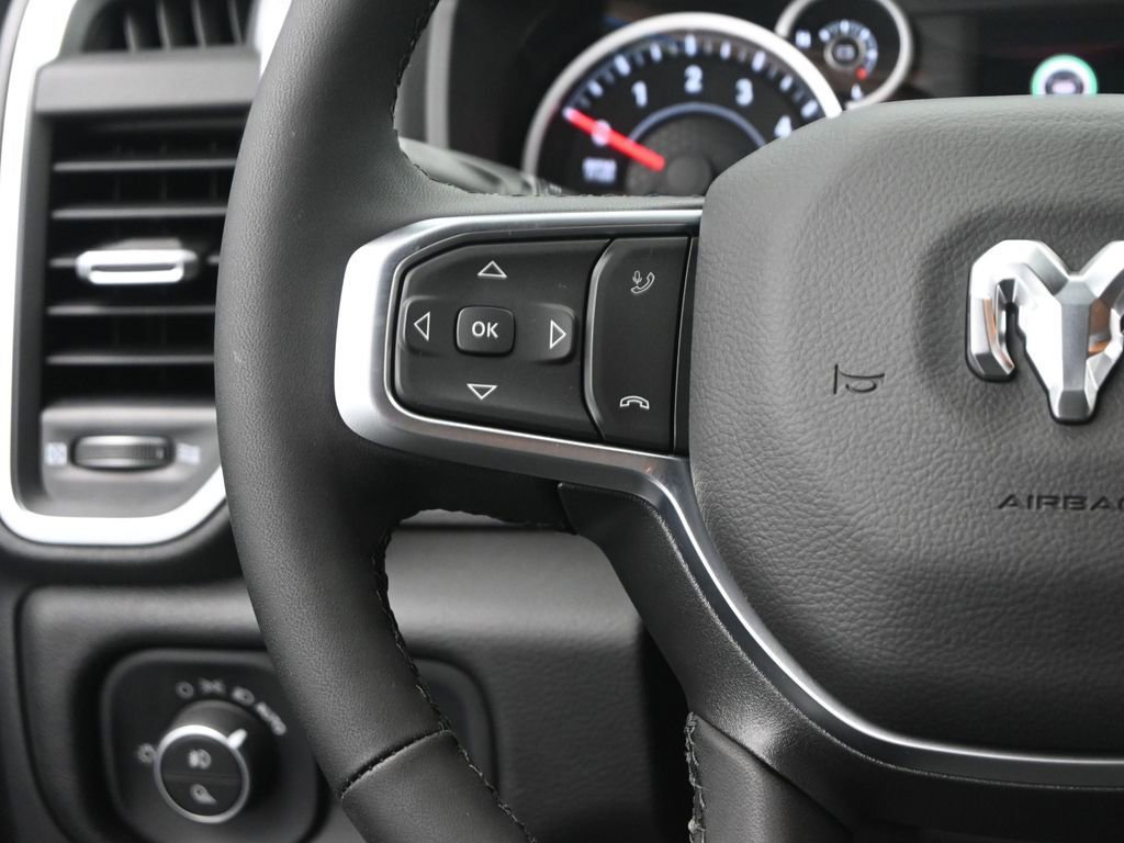 New 2026 RAM 1500 4x4 Crew Cab image 33