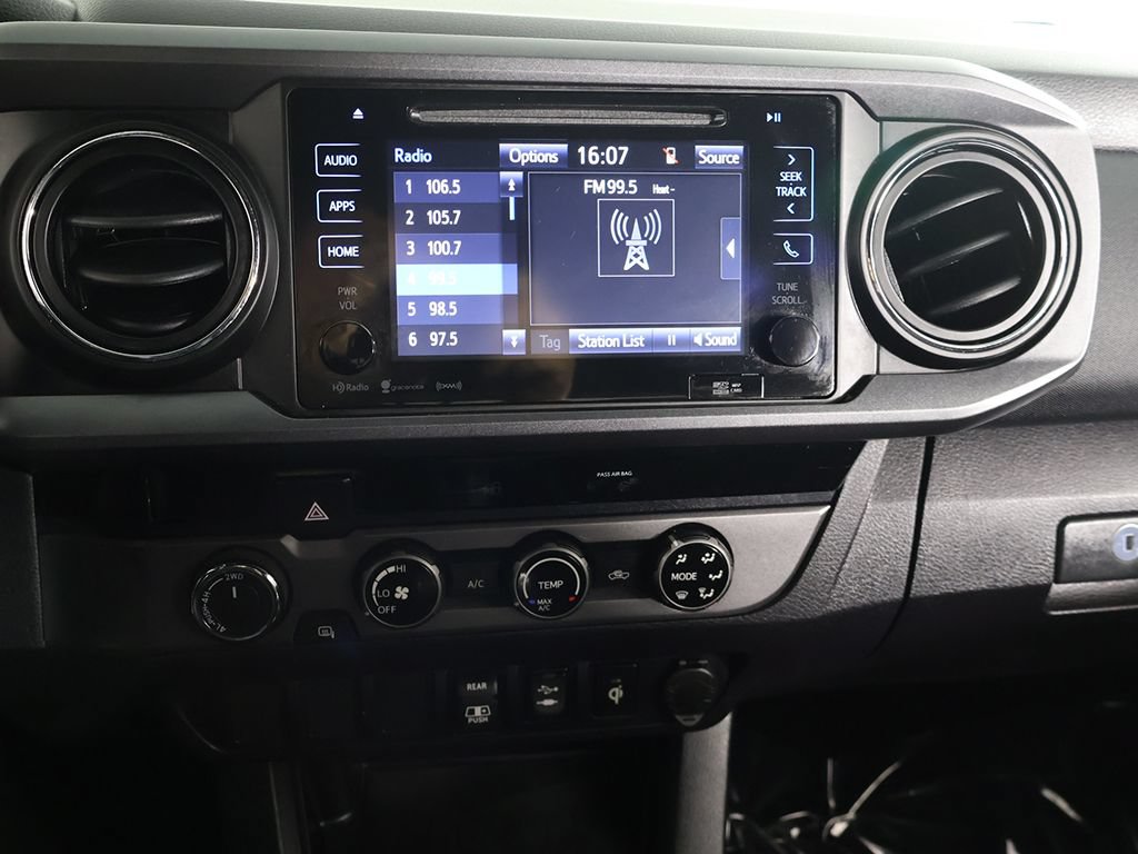 Used 2018 Toyota Tacoma TRD Sport AWD/4WD image 41