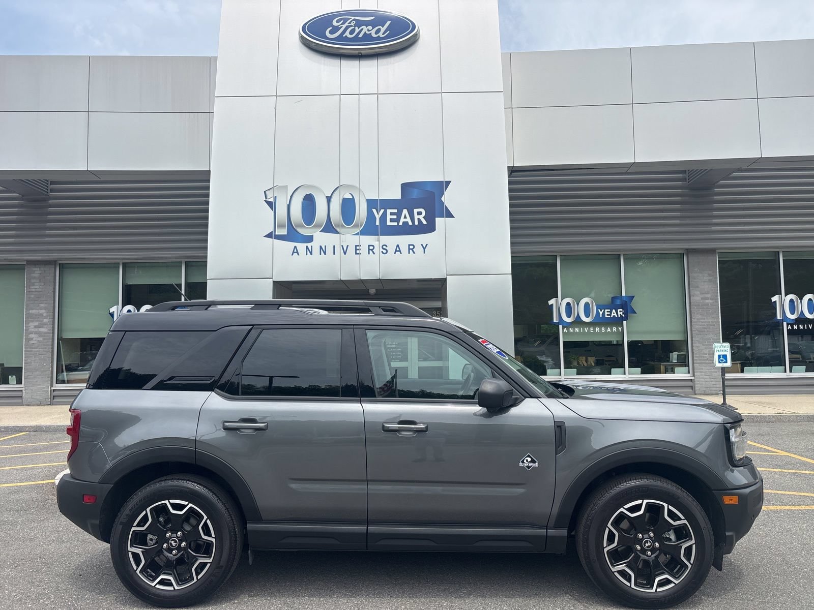 Used 2025 Ford Bronco Sport Outer Banks w/ Outer Banks Tech Package+ AWD/4WD image 2
