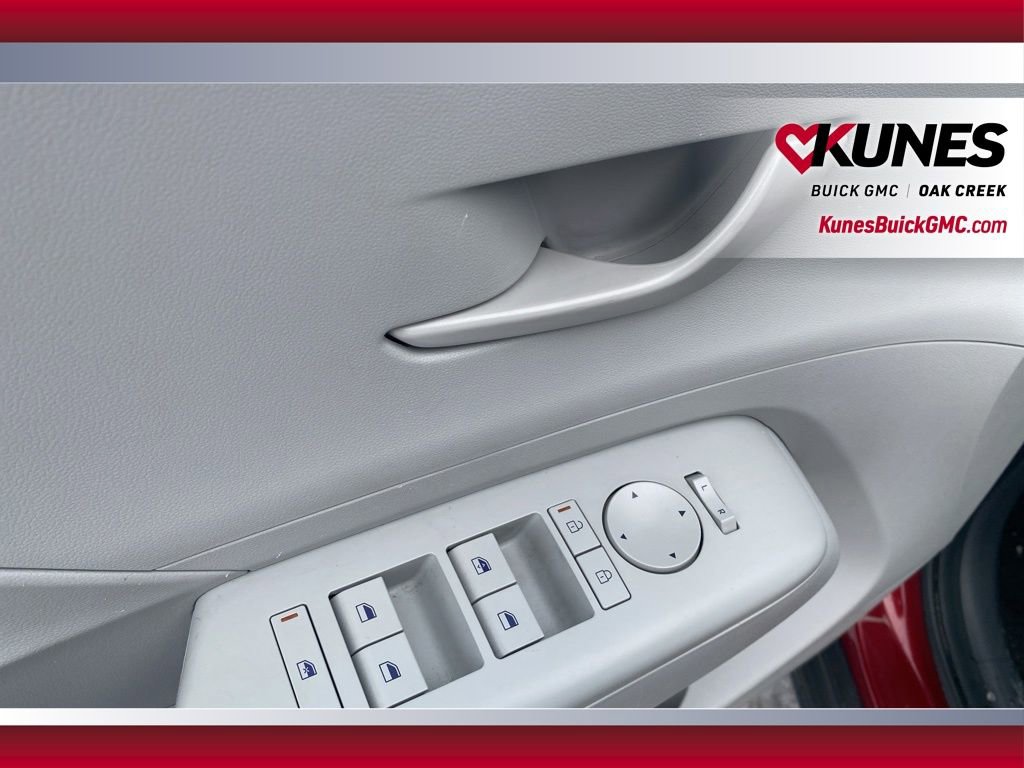 Used 2025 Hyundai Kona SEL image 9