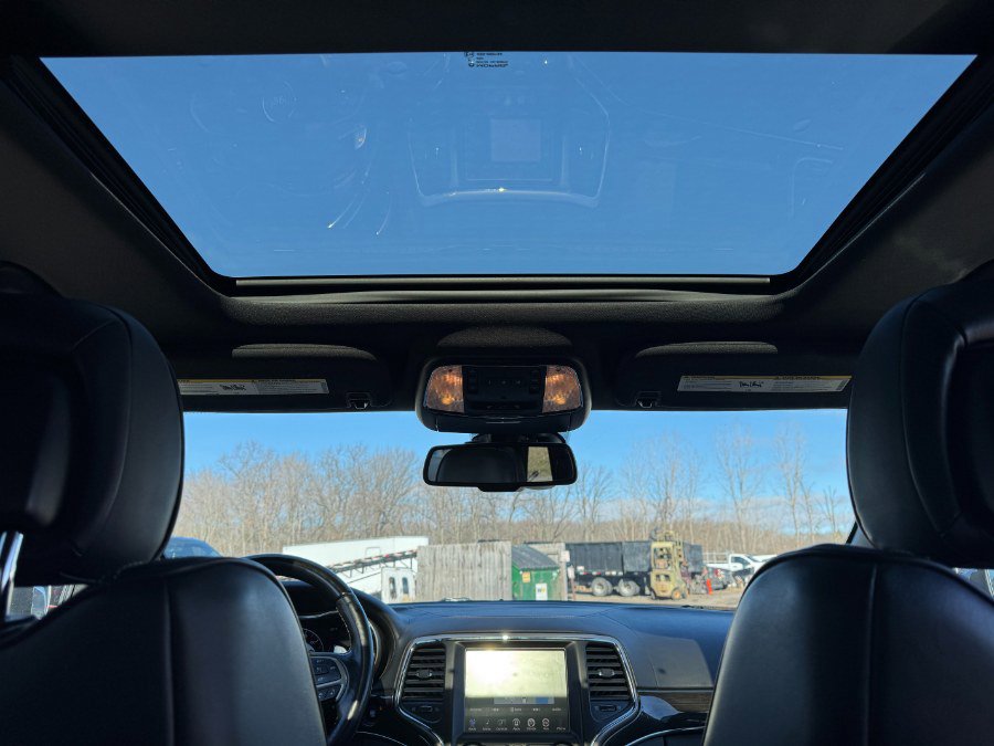 Used 2015 Jeep Grand Cherokee Overland w/ Advanced Technology Group image 22