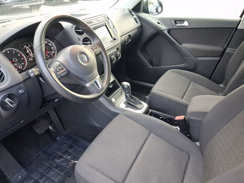 Used 2018 Volkswagen Tiguan Limited w/ Premium Package FWD image 13