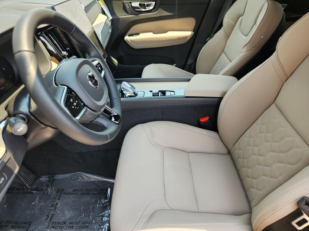 New 2026 Volvo XC60 B5 Plus w/ Protection Package Premier AWD/4WD image 4