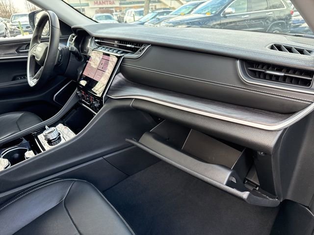 Used 2022 Jeep Grand Cherokee Limited image 25