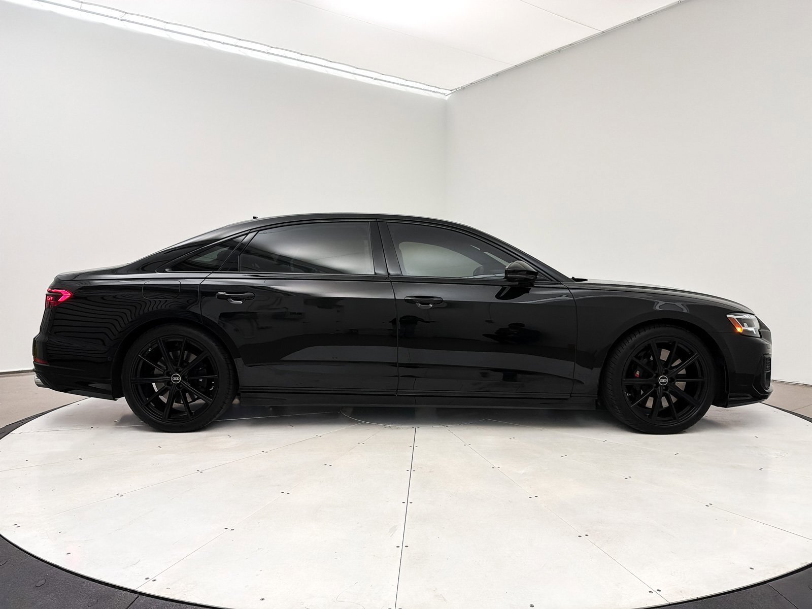 Used 2024 Audi S8 4.0T image 47