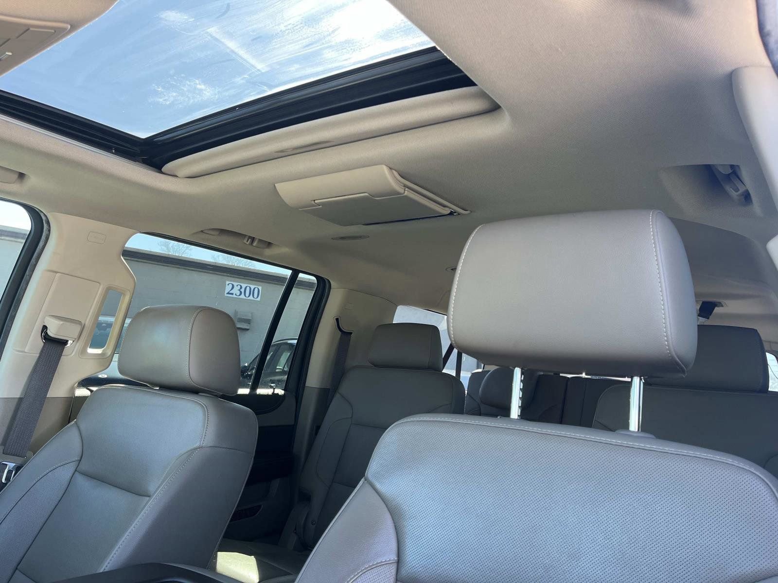 Used 2018 Chevrolet Suburban Premier image 27