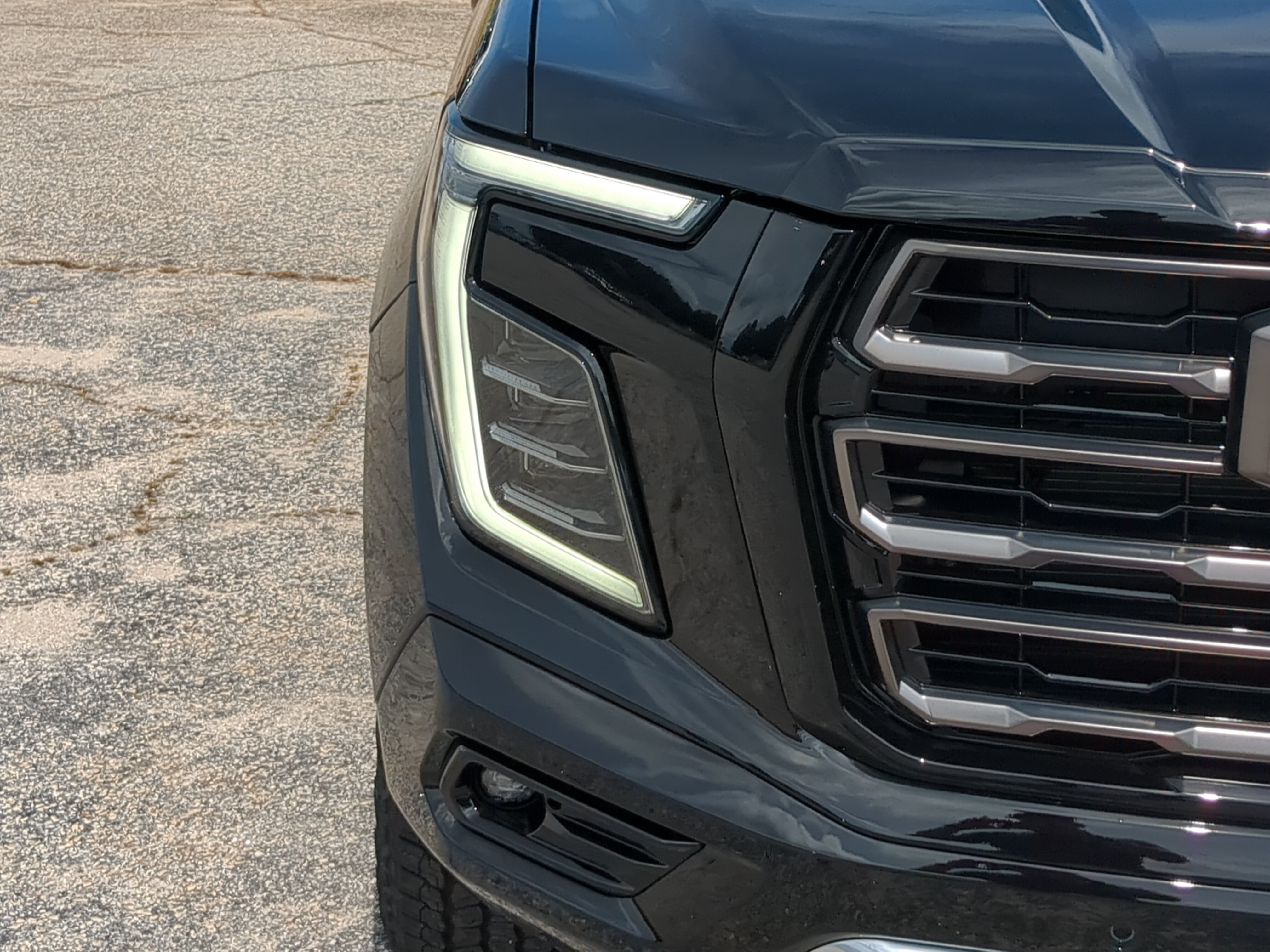 Used 2026 GMC Yukon XL AT4 Ultimate w/ LPO, Floor Liner Package AWD/4WD image 8