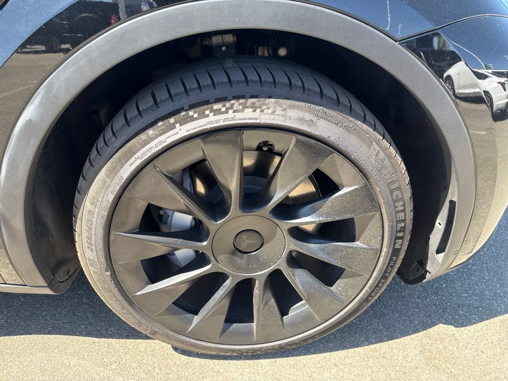 Used 2023 Tesla Model Y Long Range AWD/4WD image 10