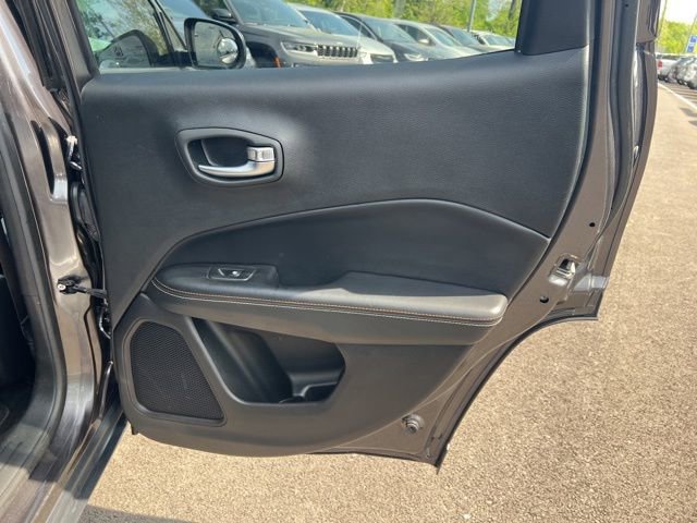 Used 2017 Jeep Compass Latitude w/ Popular Equipment Group FWD image 16
