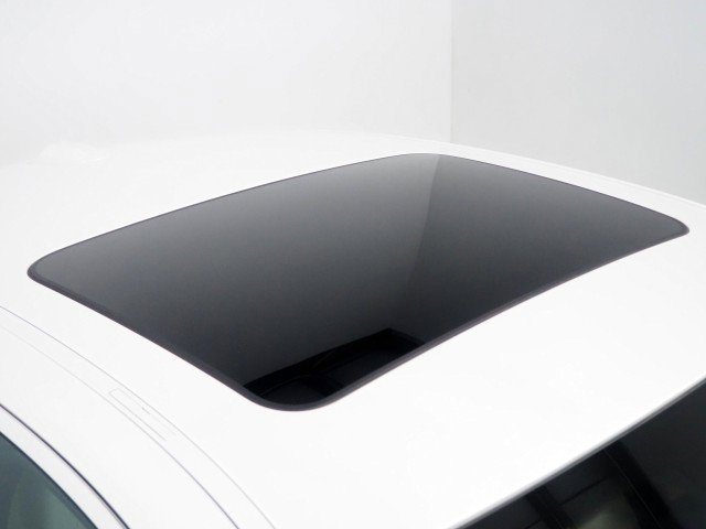Used 2024 BMW i4 eDrive35 w/ Premium Package RWD image 4