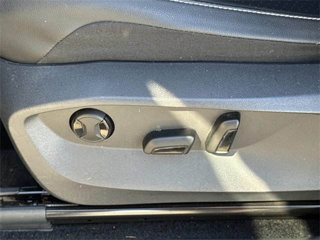 Used 2023 Volkswagen Tiguan SE image 19