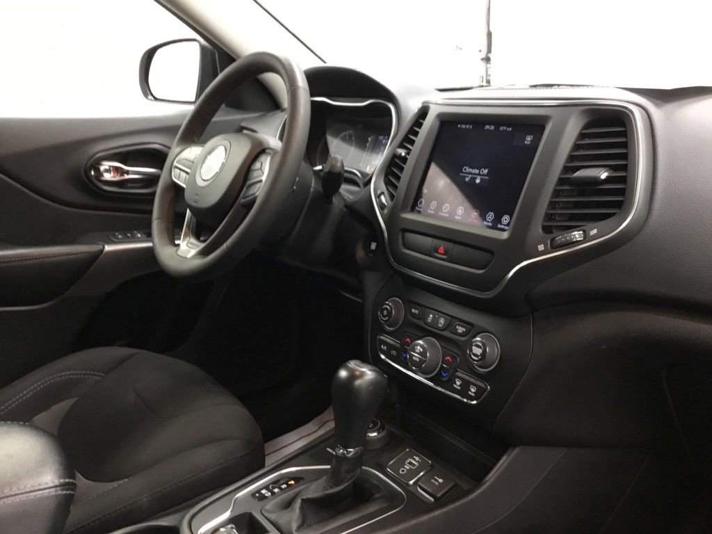 Used 2022 Jeep Cherokee Latitude w/ Comfort/Safety Group AWD/4WD image 25