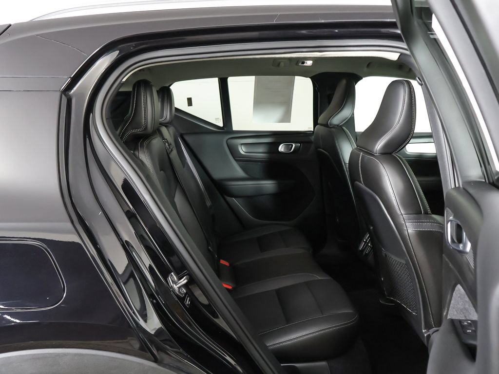 Used 2019 Volvo XC40 T5 Momentum AWD/4WD image 29