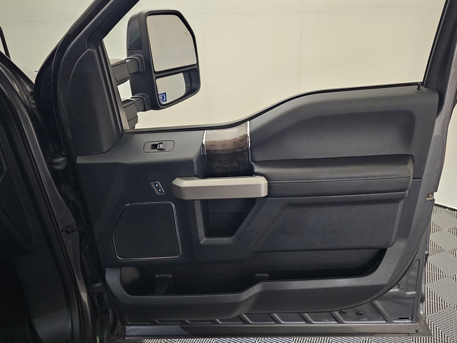 Used 2022 Ford F250 Lariat w/ Tremor Off-Road Package image 33