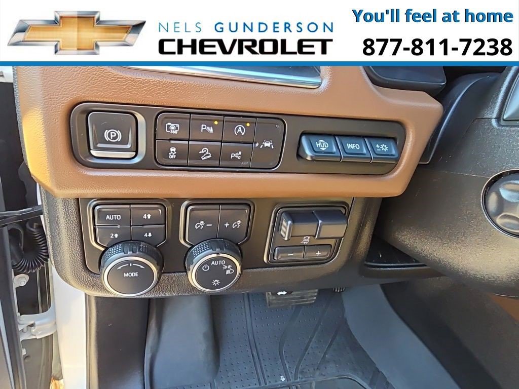 Certified 2024 Chevrolet Suburban High Country w/ Advanced Technology Package image 27