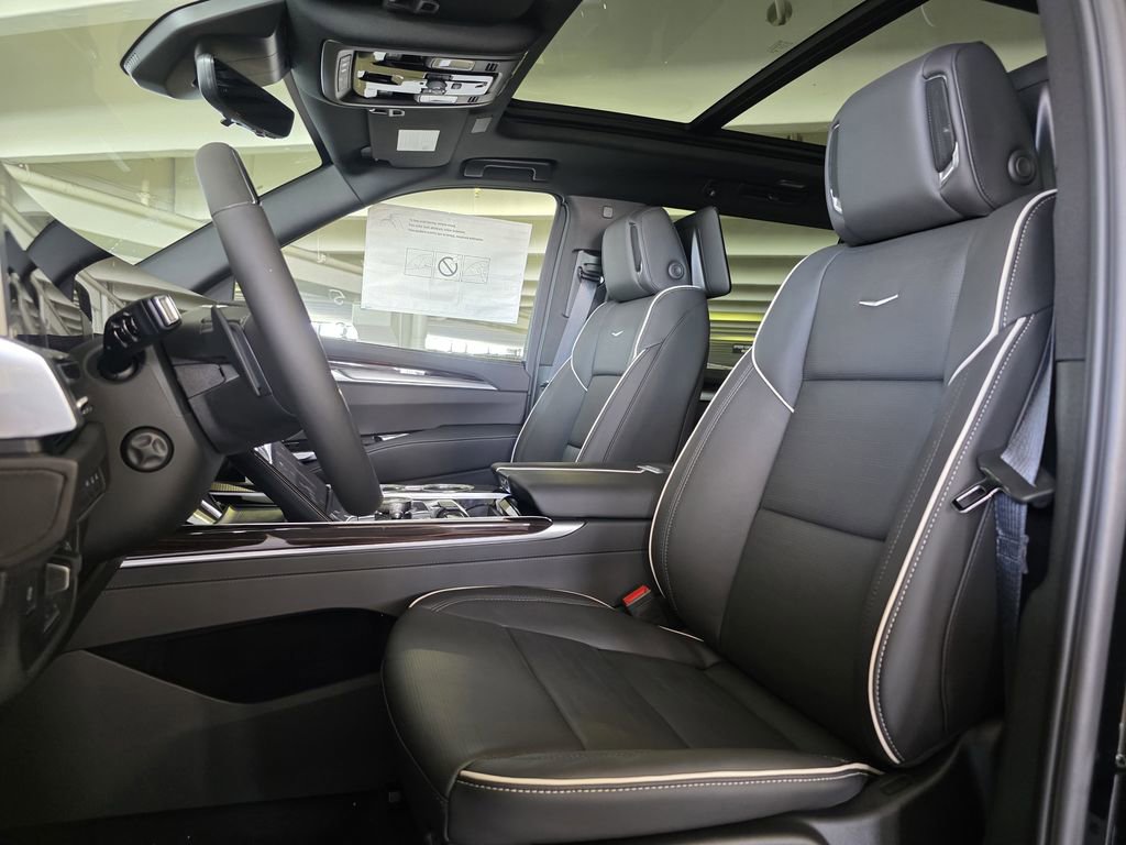 New 2026 Cadillac Escalade ESV Luxury w/ LPO, Radiant Package AWD/4WD image 19