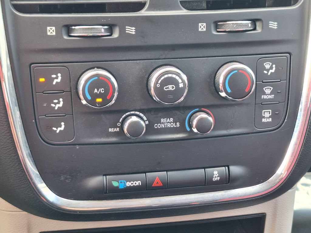 Used 2019 Dodge Grand Caravan SE FWD image 21