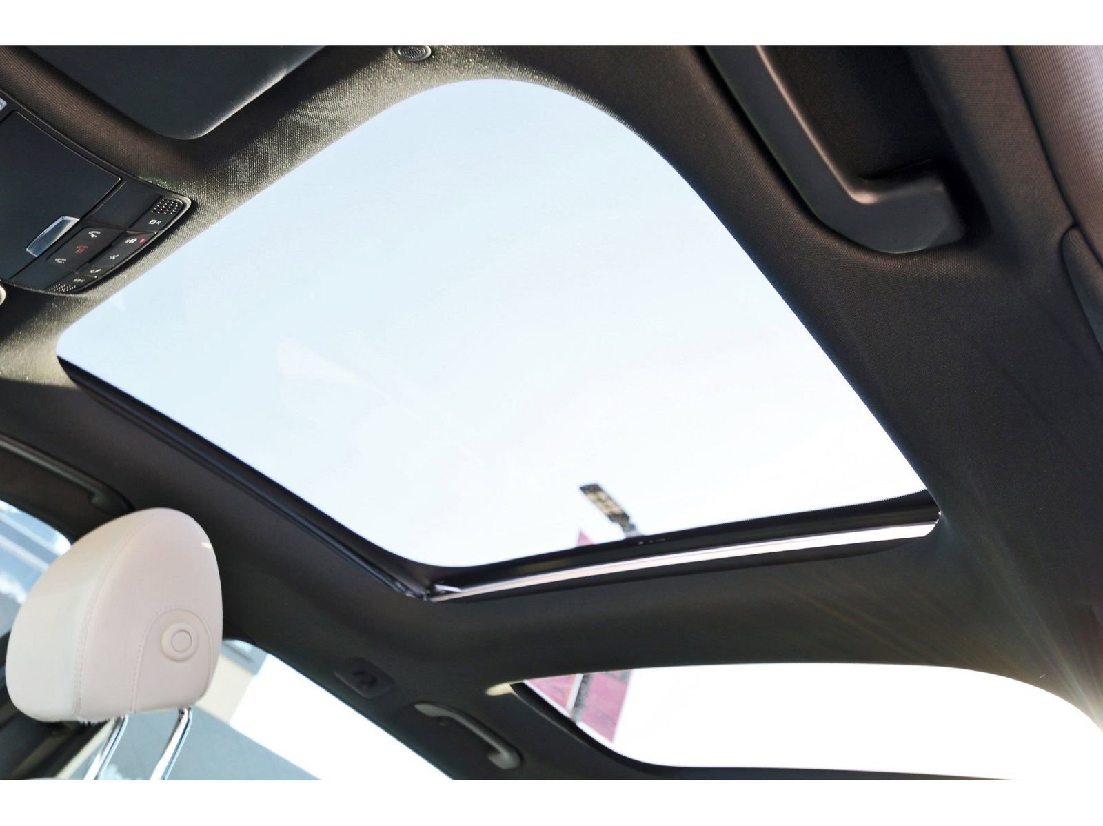 Used 2017 Mercedes-Benz E 400 4MATIC Wagon image 31