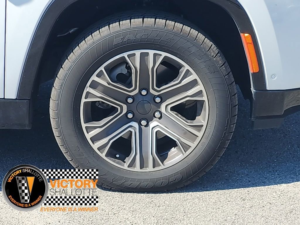 Certified 2024 Jeep Wagoneer Series II w/ Flexible Seating Group image 29