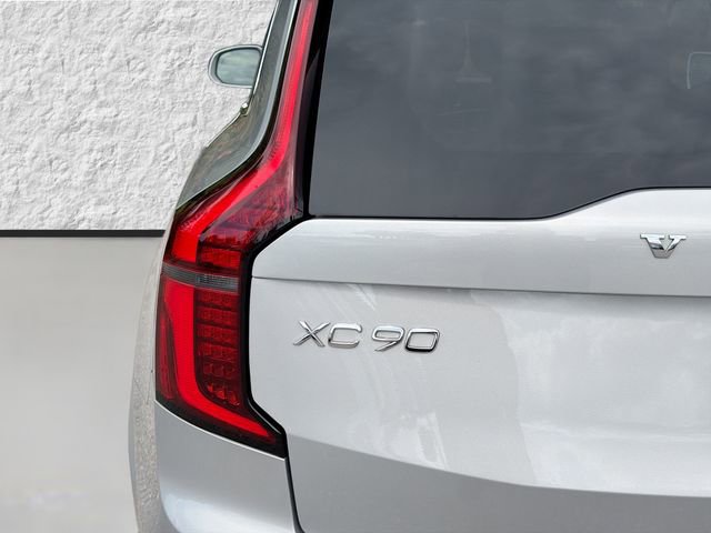 Used 2025 Volvo XC90 B5 Plus image 10