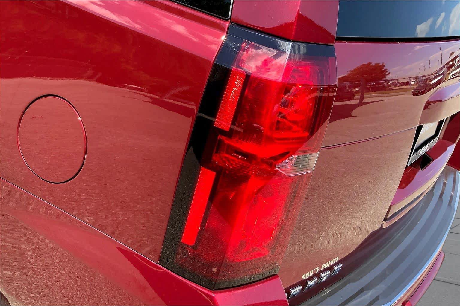 Used 2020 Chevrolet Tahoe Premier w/ Premier Plus Edition AWD/4WD image 29