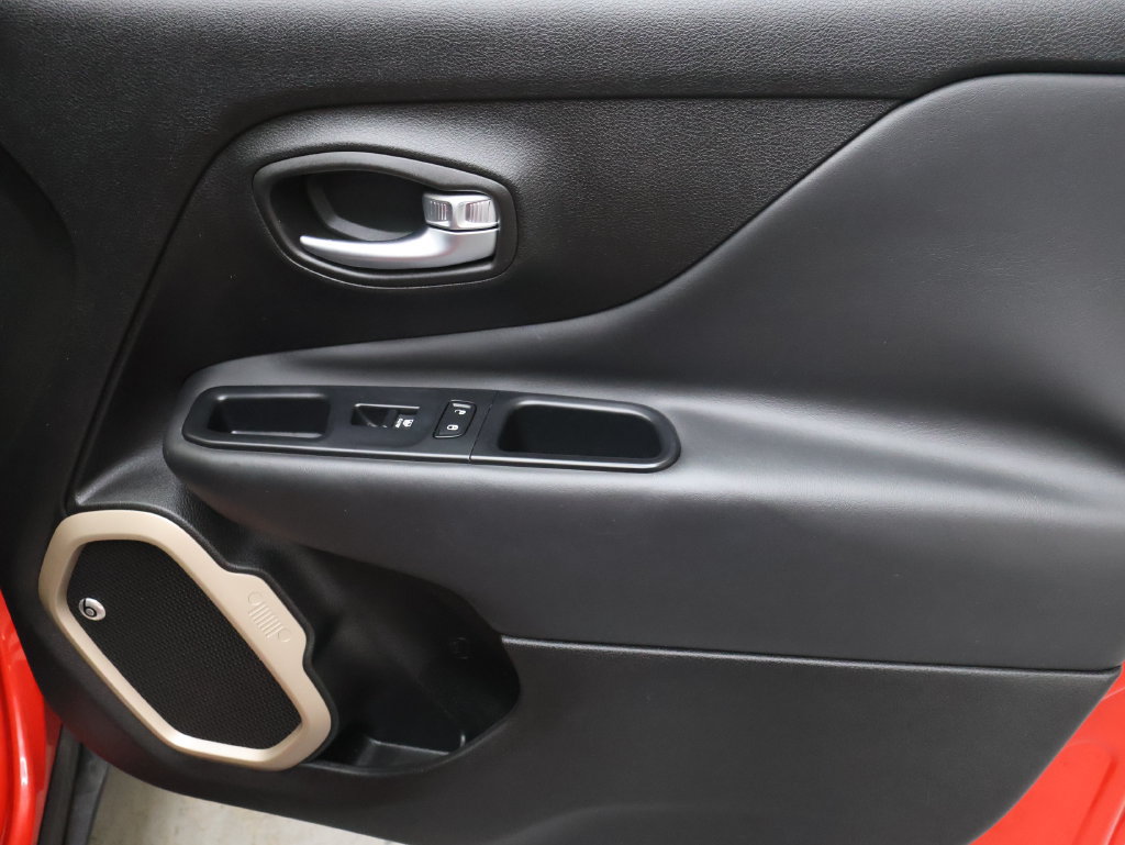 Used 2017 Jeep Renegade Limited FWD image 11