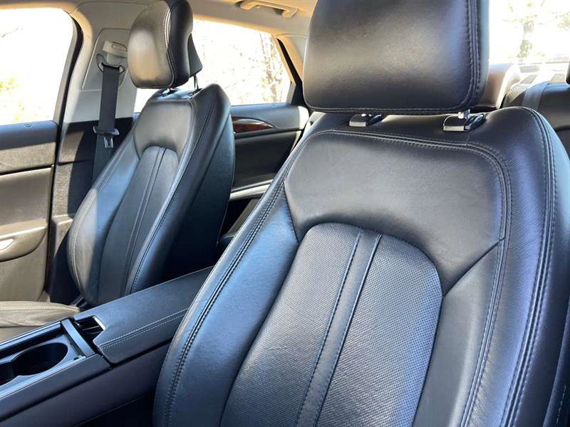 Used 2013 Lincoln MKZ image 70