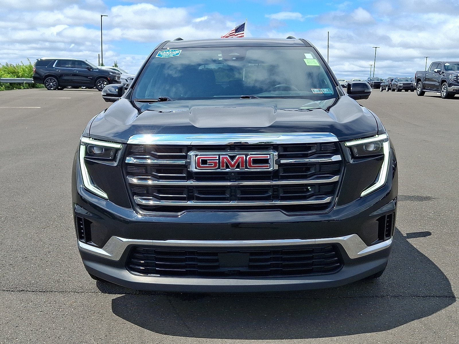 Used 2025 GMC Acadia Elevation FWD image 2