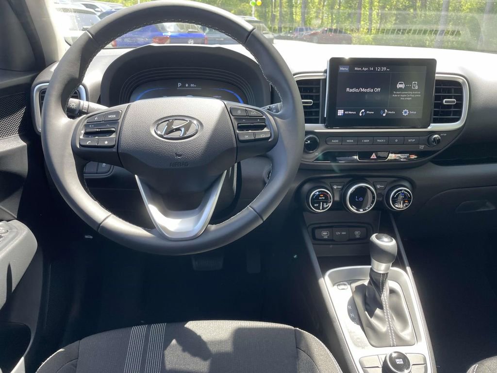 New 2025 Hyundai Venue SEL image 13