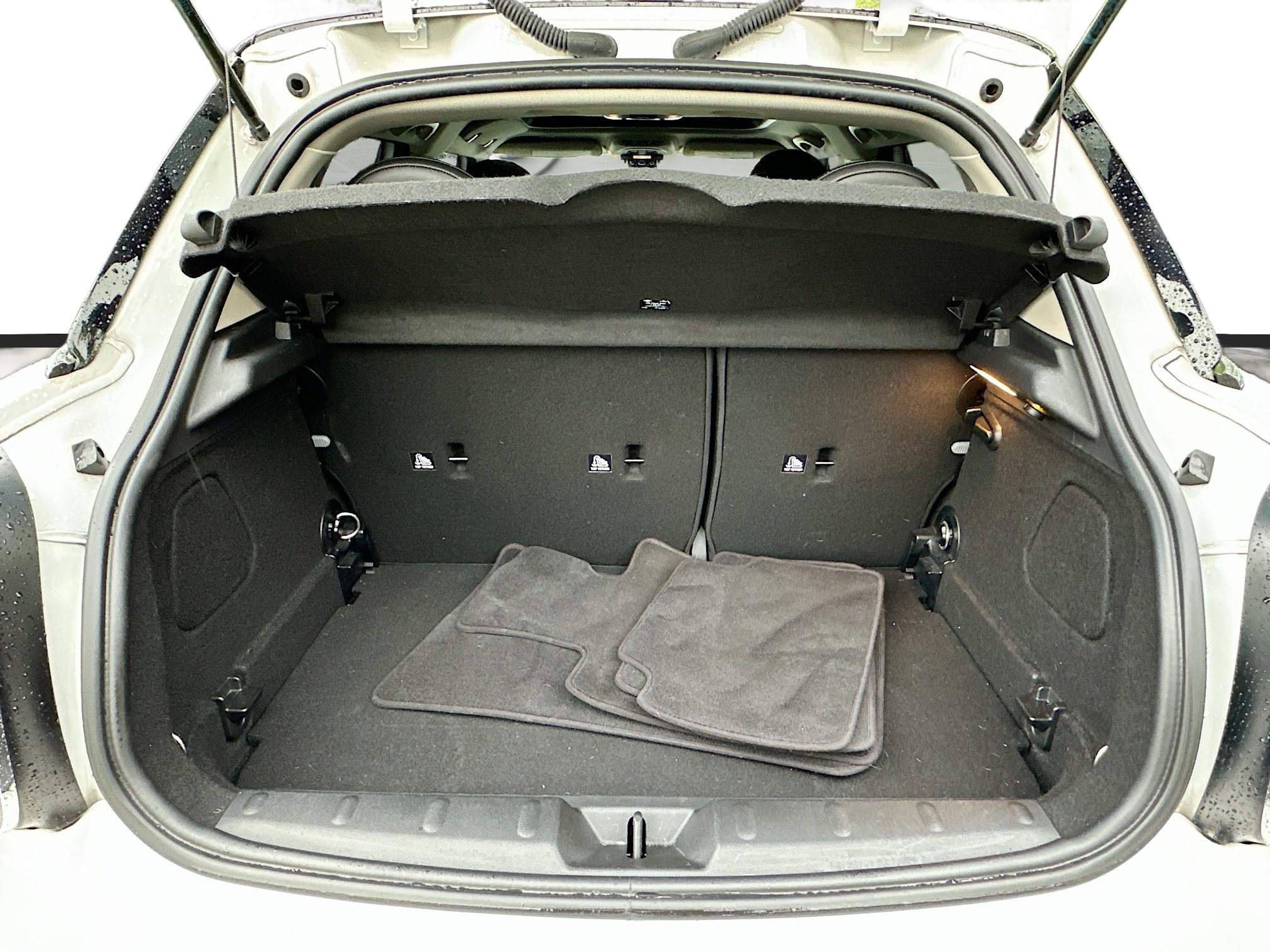 Used 2023 MINI Cooper 4-Door Hardtop FWD image 25