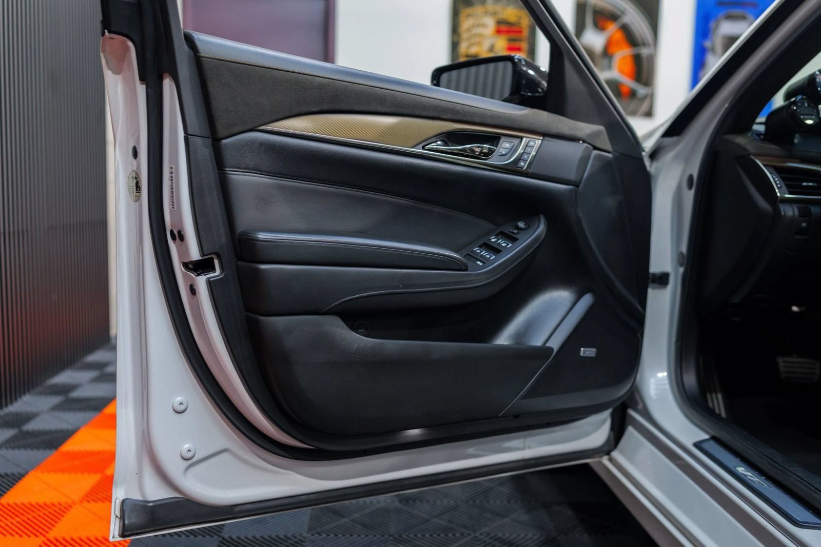 Used 2016 Cadillac CTS V w/ Luxury Package RWD image 27