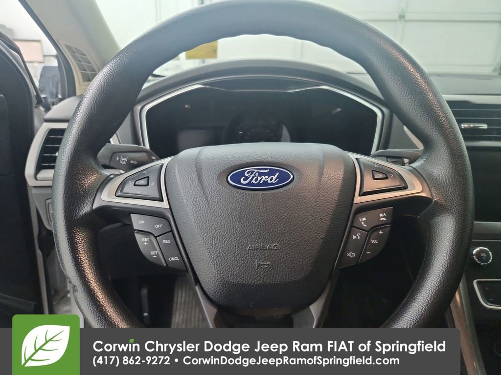 Used 2020 Ford Fusion SE FWD image 22