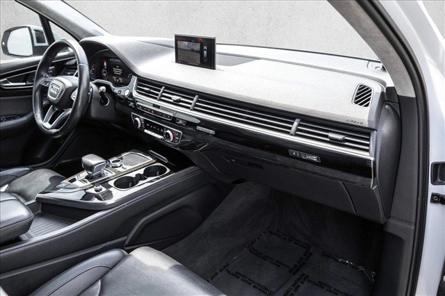 Used 2018 Audi Q7 3.0T Prestige AWD/4WD image 27