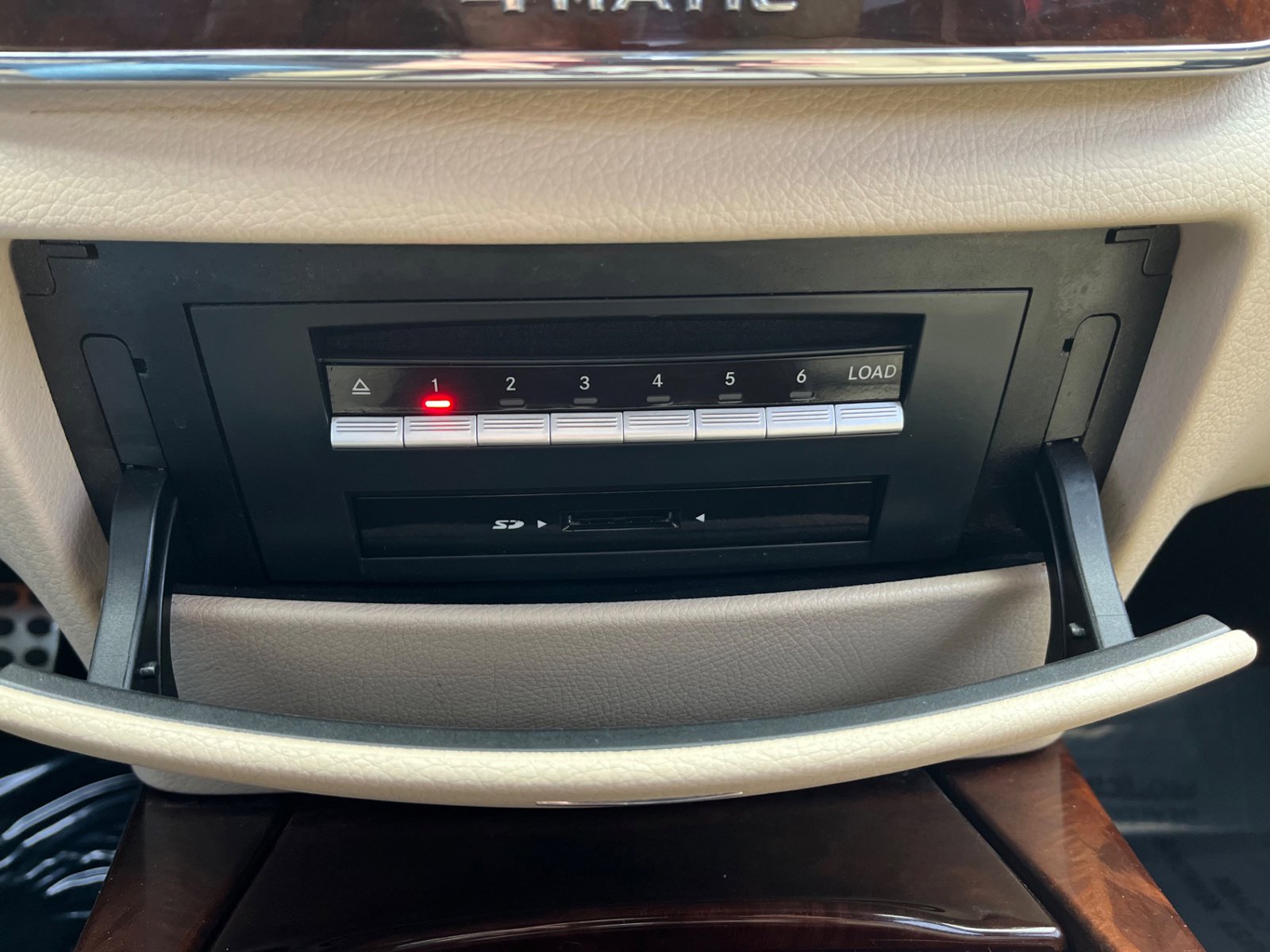 Used 2011 Mercedes-Benz S 550 4MATIC image 28