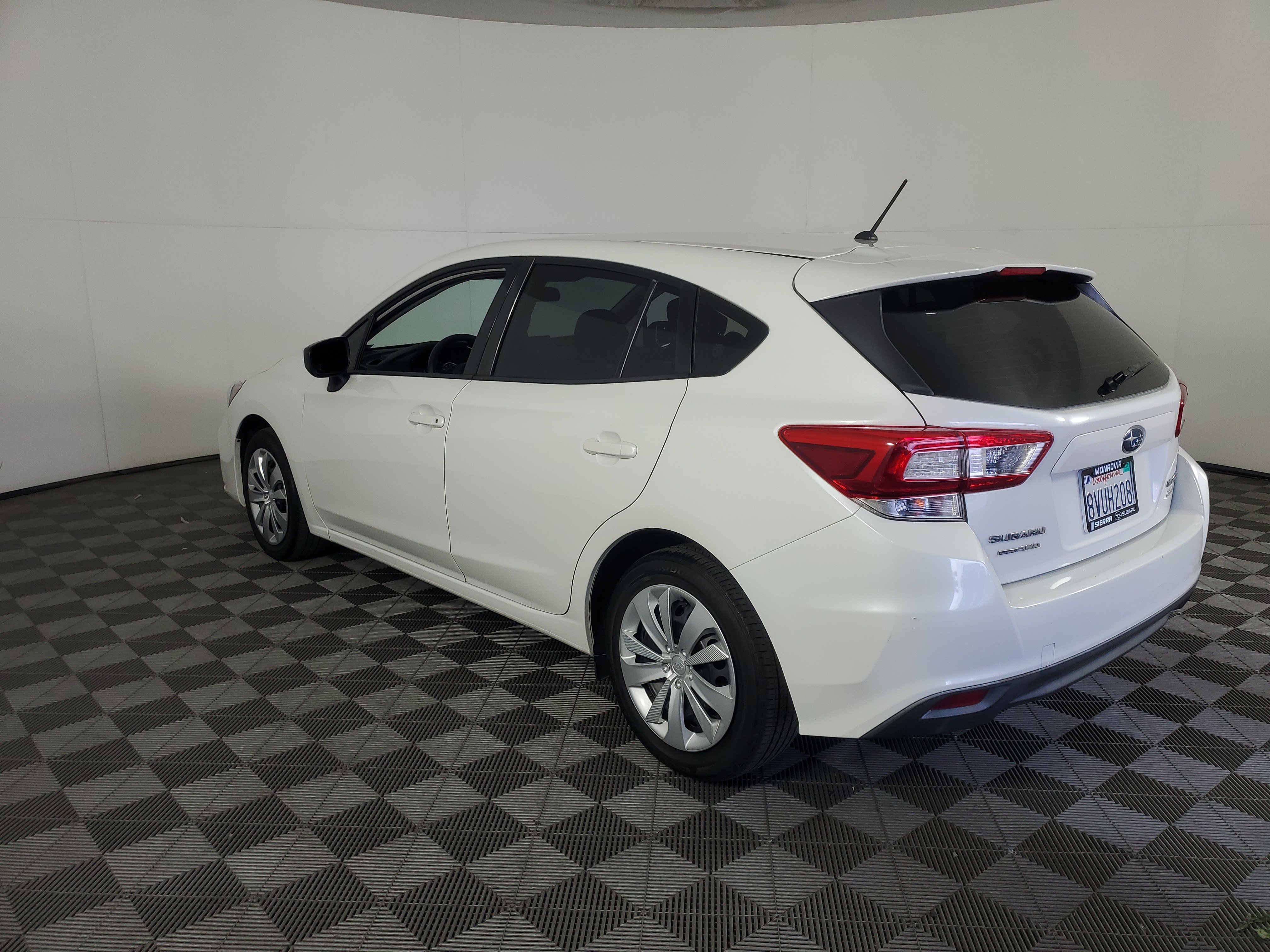 Used 2017 Subaru Impreza 2.0i AWD/4WD image 6