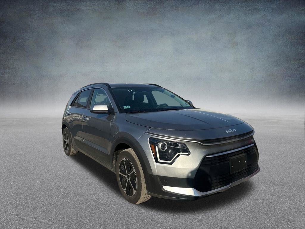 Used 2025 Kia Niro LX image 8