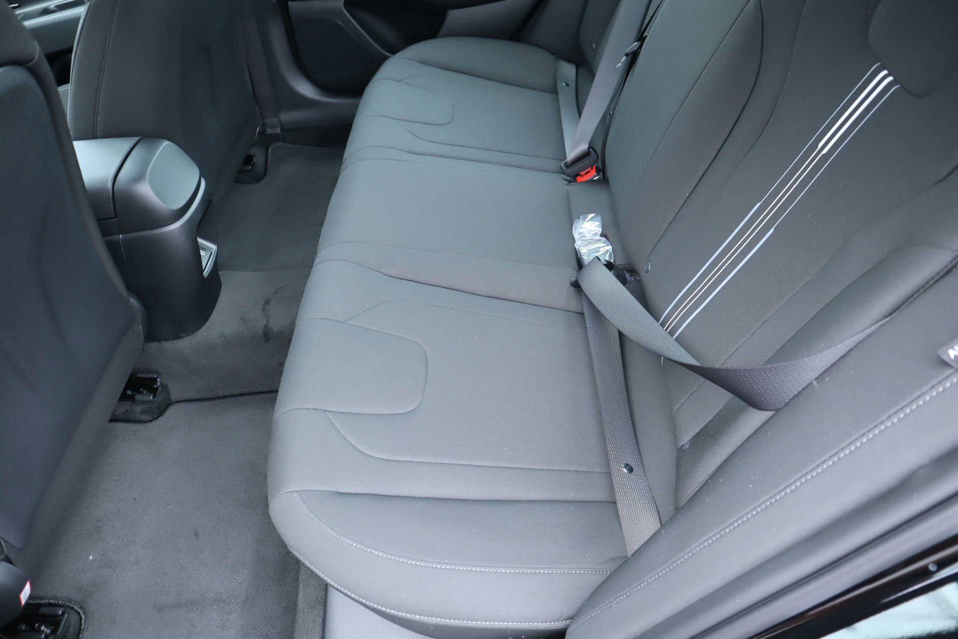 New 2026 Hyundai Elantra Sport FWD image 11