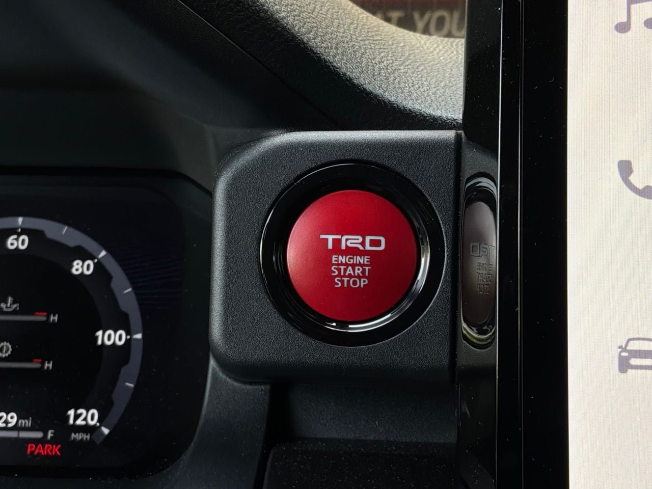 Used 2025 Toyota 4Runner TRD Off-Road Premium w/ Tow Technology Package AWD/4WD image 33