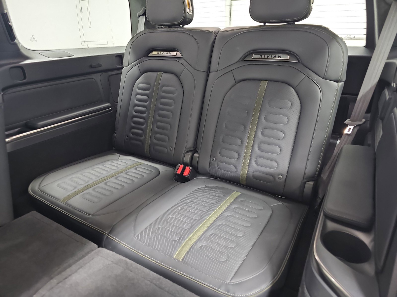 Used 2023 Rivian R1S Adventure AWD/4WD image 22
