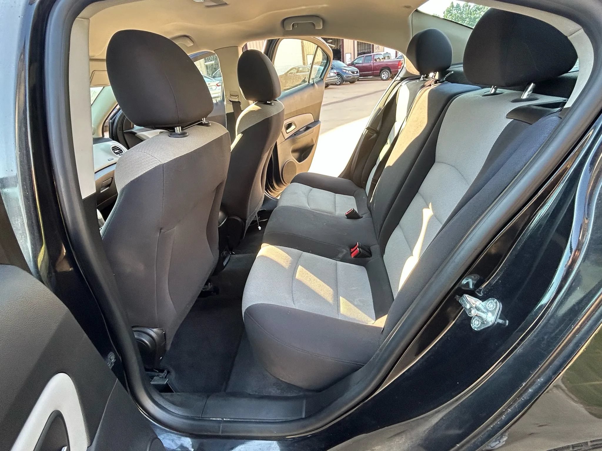 Used 2015 Chevrolet Cruze LS FWD image 6