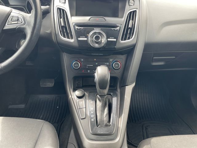 Used 2018 Ford Focus SEL w/ Cold Weather Package FWD image 11