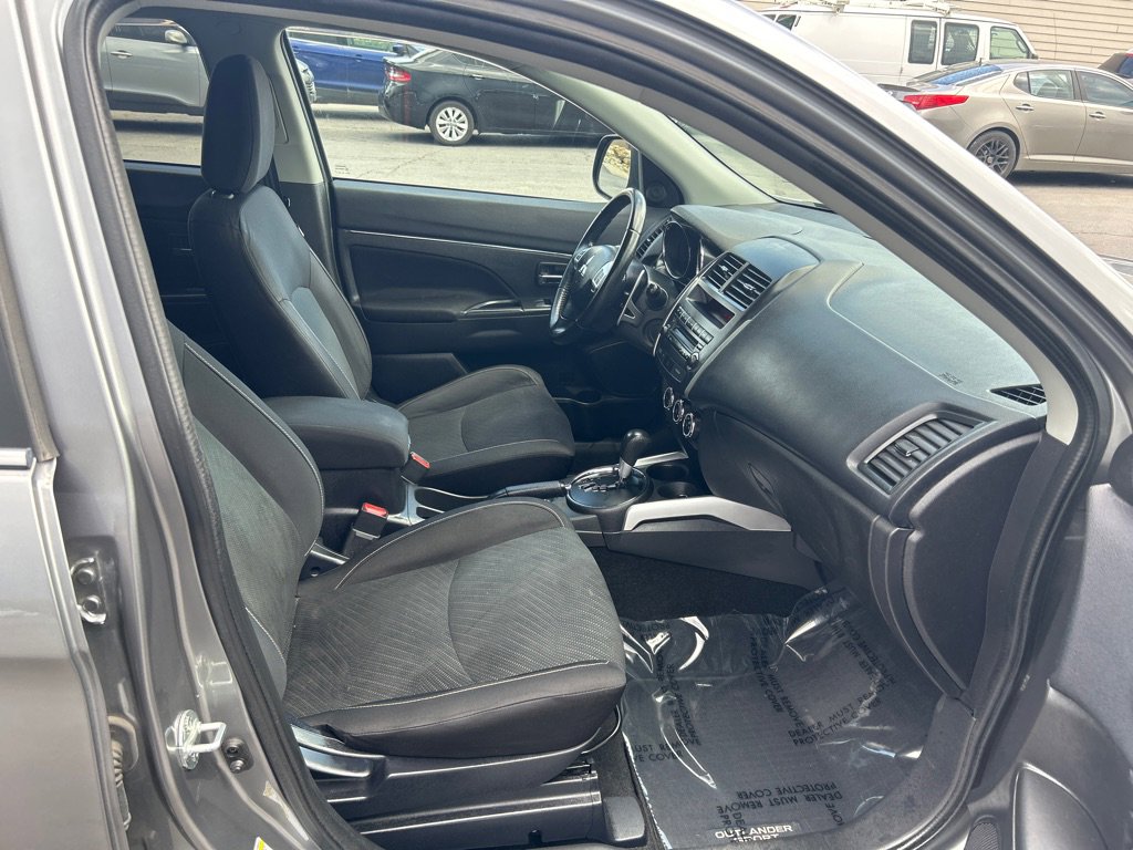 Used 2013 Mitsubishi Outlander Sport LE AWD/4WD image 13