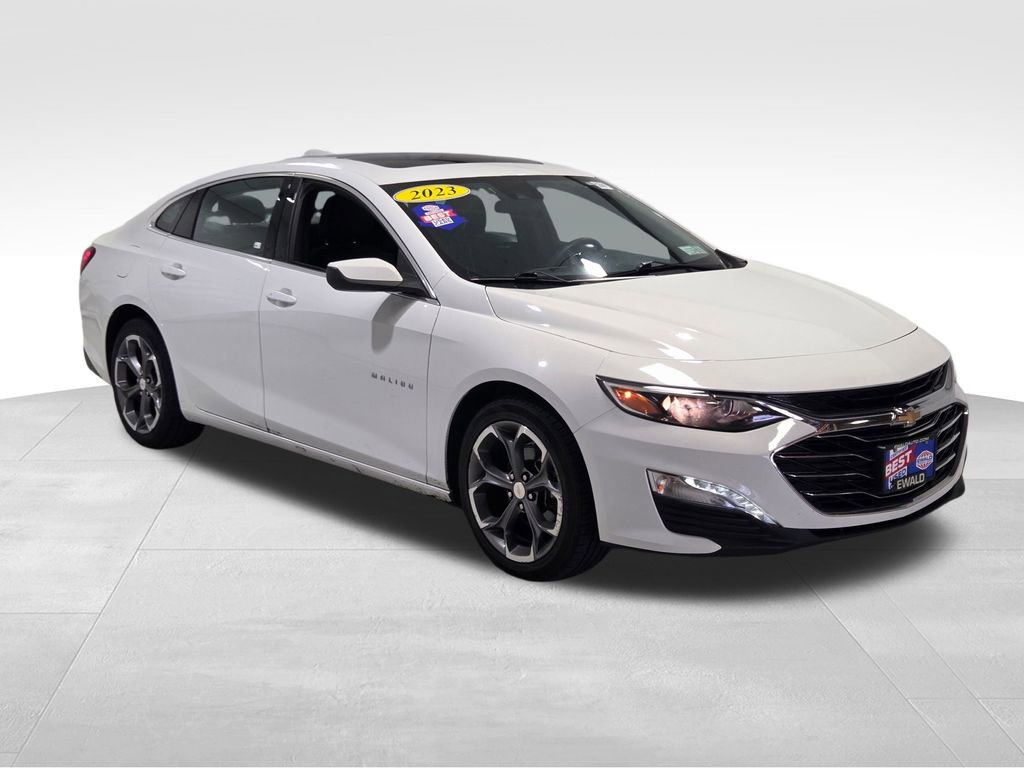Used 2023 Chevrolet Malibu LT image 2