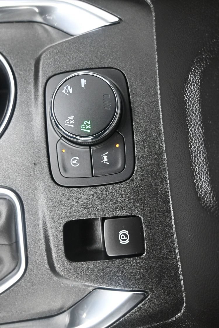 Used 2023 Chevrolet Traverse LT w/ LPO, Floor Liner Package AWD/4WD image 32