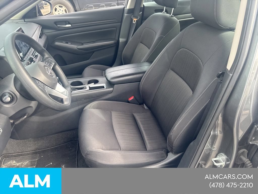 Used 2025 Nissan Altima 2.5 SV FWD image 23