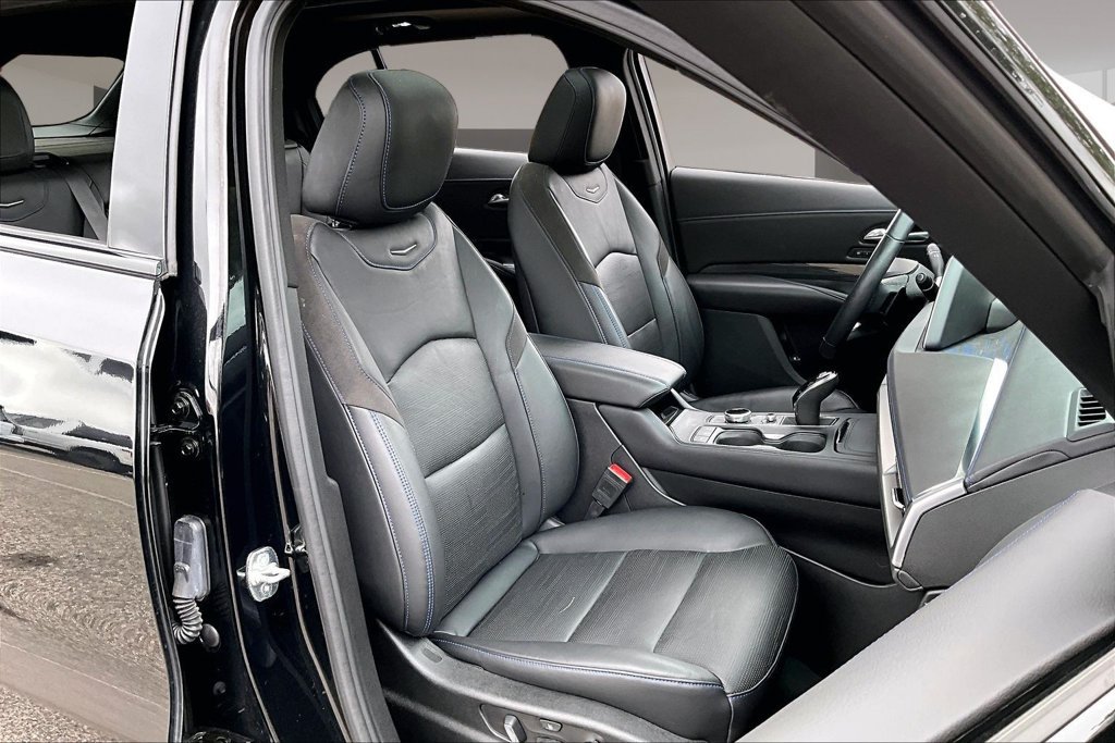Used 2024 Cadillac XT4 Sport FWD image 7